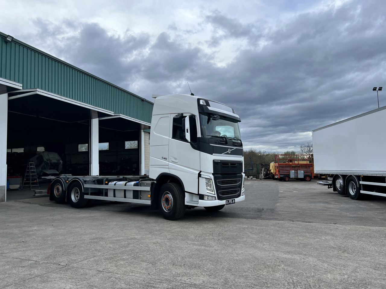 Camion Volvo 540 en chasis con retarder - Podvozek s kabinou: obrázek 3 Camion Volvo 540 en chasis con retarder - Podvozek s kabinou: obrázek 3