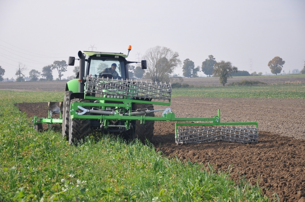 Bomet Wielozadaniowe wały zębate na przedni TUZ/ Vielzweck - Zahnwalze -Frontdreipunktanbau / Multi-purpose toothed rollers / Вал для передней навески - Zemědělský válec: obrázek 4 Bomet Wielozadaniowe wały zębate na przedni TUZ/ Vielzweck - Zahnwalze -Frontdreipunktanbau / Multi-purpose toothed rollers / Вал для передней навески - Zemědělský válec: obrázek 4