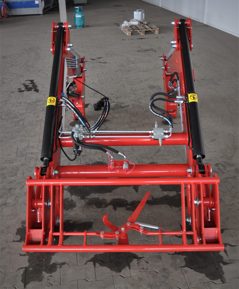Metal - Technik Ładowacz czoŁowy / Frontlader / Front loader / Фронтальный погрузчик - Čelní nakladač pro traktor: obrázek 4 Metal - Technik Ładowacz czoŁowy / Frontlader / Front loader / Фронтальный погрузчик - Čelní nakladač pro traktor: obrázek 4