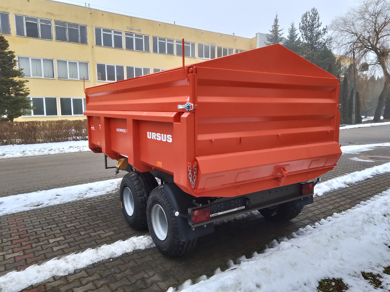 Ursus Przyczepa budowlana skorupa 7 t / Bauanhänger / строительный прицеп / Teiler - Zemědělský přívěs: obrázek 2 Ursus Przyczepa budowlana skorupa 7 t / Bauanhänger / строительный прицеп / Teiler - Zemědělský přívěs: obrázek 2