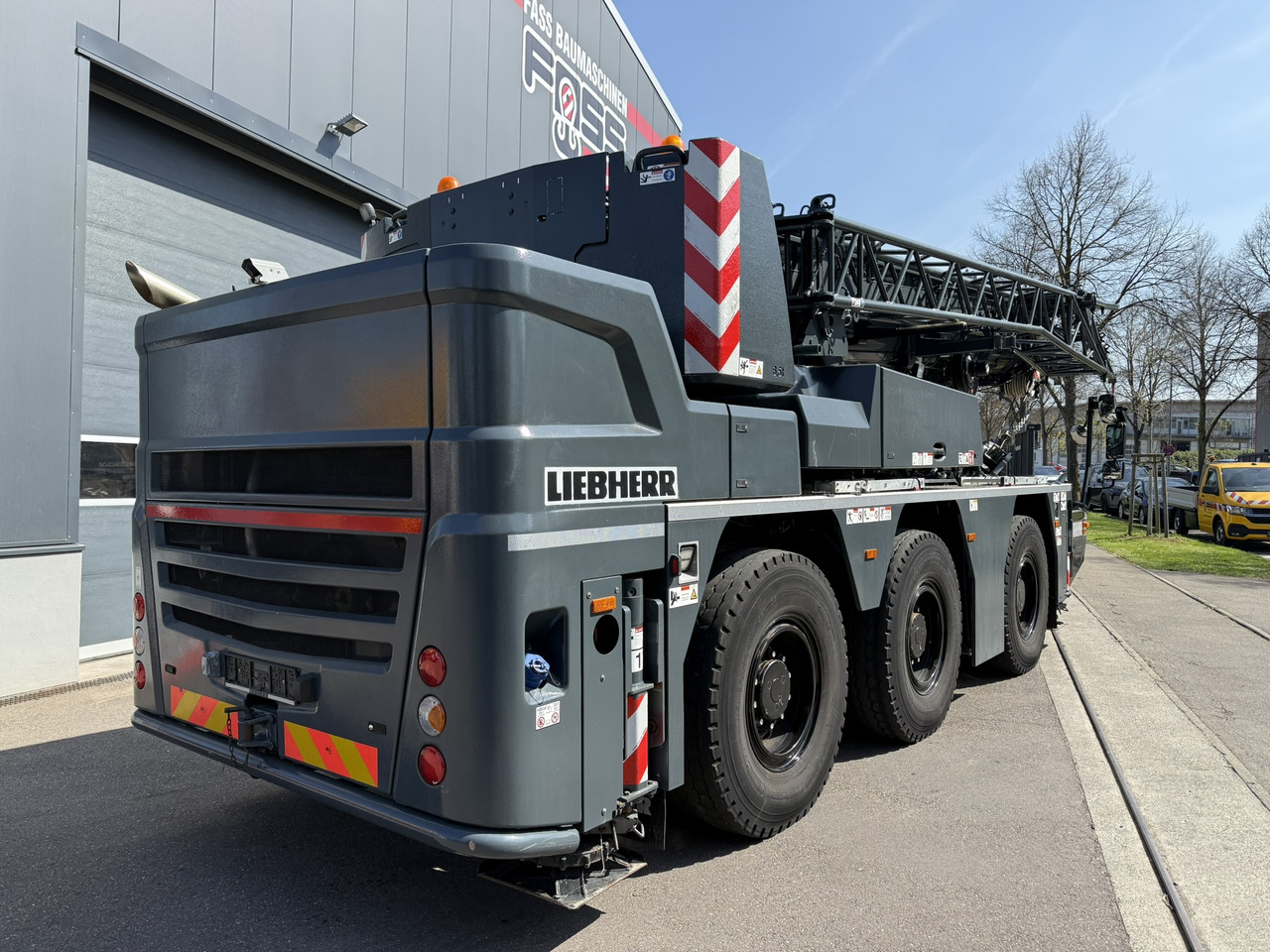 Liebherr LTC 1050-3.1 | 6 x 6 | Klappspitze | Funk inkl. RemoteDrive - Autojeřáb: obrázek 4 Liebherr LTC 1050-3.1 | 6 x 6 | Klappspitze | Funk inkl. RemoteDrive - Autojeřáb: obrázek 4