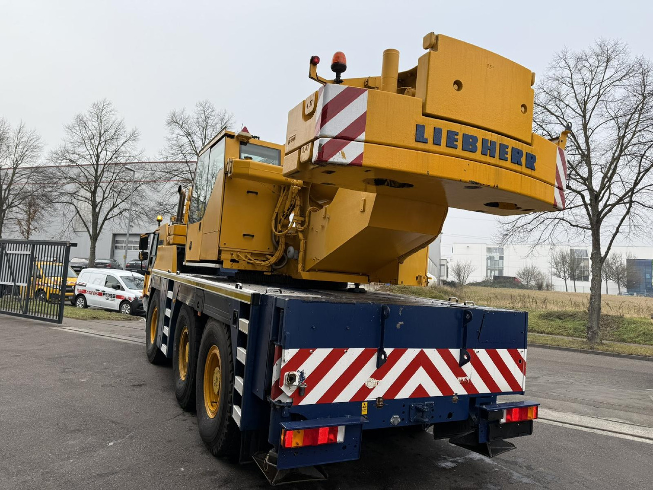 Liebherr LTM 1055-3.1 (06 - 055 996) | 6 x 6 - Autojeřáb: obrázek 4 Liebherr LTM 1055-3.1 (06 - 055 996) | 6 x 6 - Autojeřáb: obrázek 4