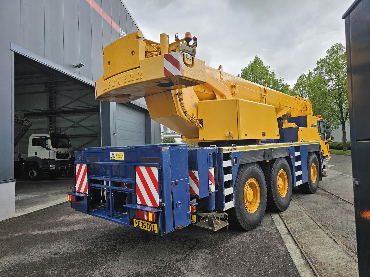 Liebherr LTM 1055-3.1 (06 - 056 016) | 6 x 6 - Autojeřáb: obrázek 3 Liebherr LTM 1055-3.1 (06 - 056 016) | 6 x 6 - Autojeřáb: obrázek 3