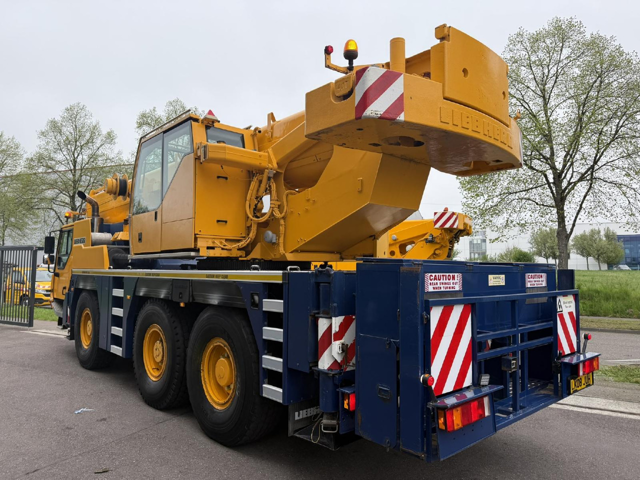 Liebherr LTM 1055-3.2 (08 - 084 745) | 6 x 6 - Autojeřáb: obrázek 3 Liebherr LTM 1055-3.2 (08 - 084 745) | 6 x 6 - Autojeřáb: obrázek 3