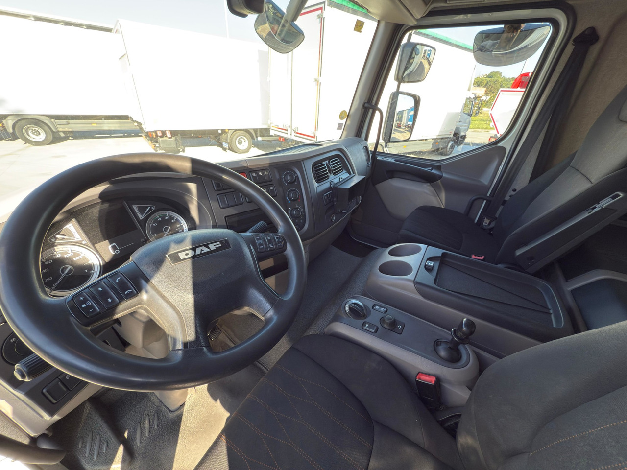 DAF LF 290 FA E6 (VAN) - Skříňový nákladní auto: obrázek 5 DAF LF 290 FA E6 (VAN) - Skříňový nákladní auto: obrázek 5