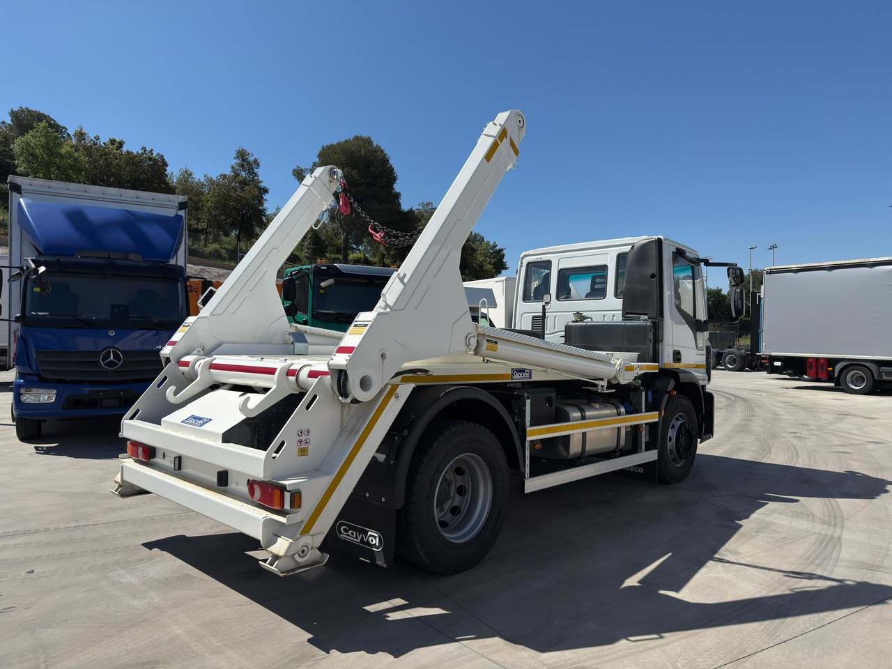 IVECO ML190E28L Eurocargo E6 (Track Equipment) - Ramenový nosič kontajnerov: obrázek 3 IVECO ML190E28L Eurocargo E6 (Track Equipment) - Ramenový nosič kontajnerov: obrázek 3