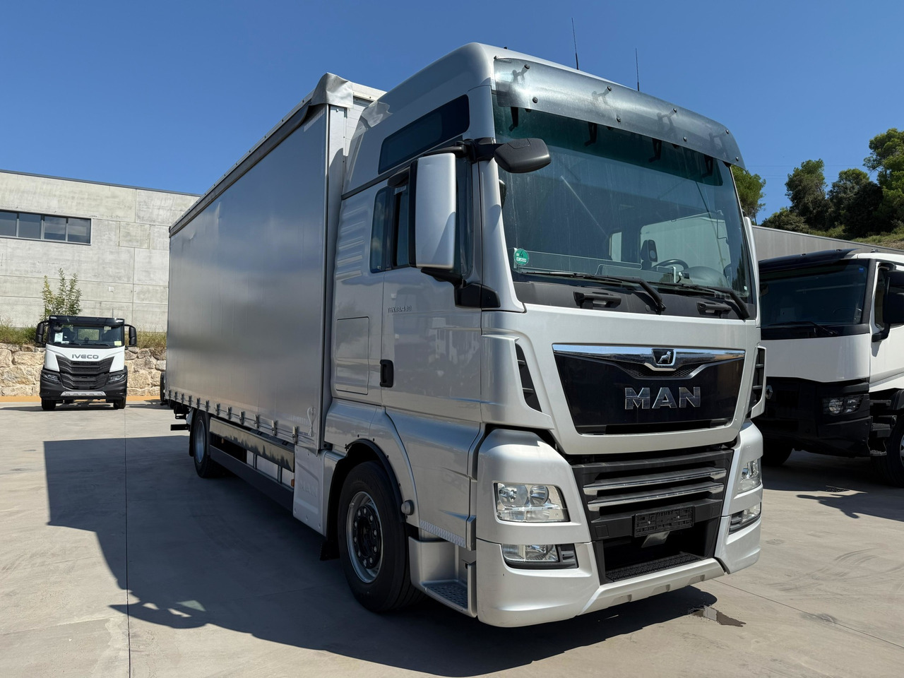 MAN 18.430 LL TGX E6 (Tauliner) - Plachtový nákladní auto: obrázek 2 MAN 18.430 LL TGX E6 (Tauliner) - Plachtový nákladní auto: obrázek 2