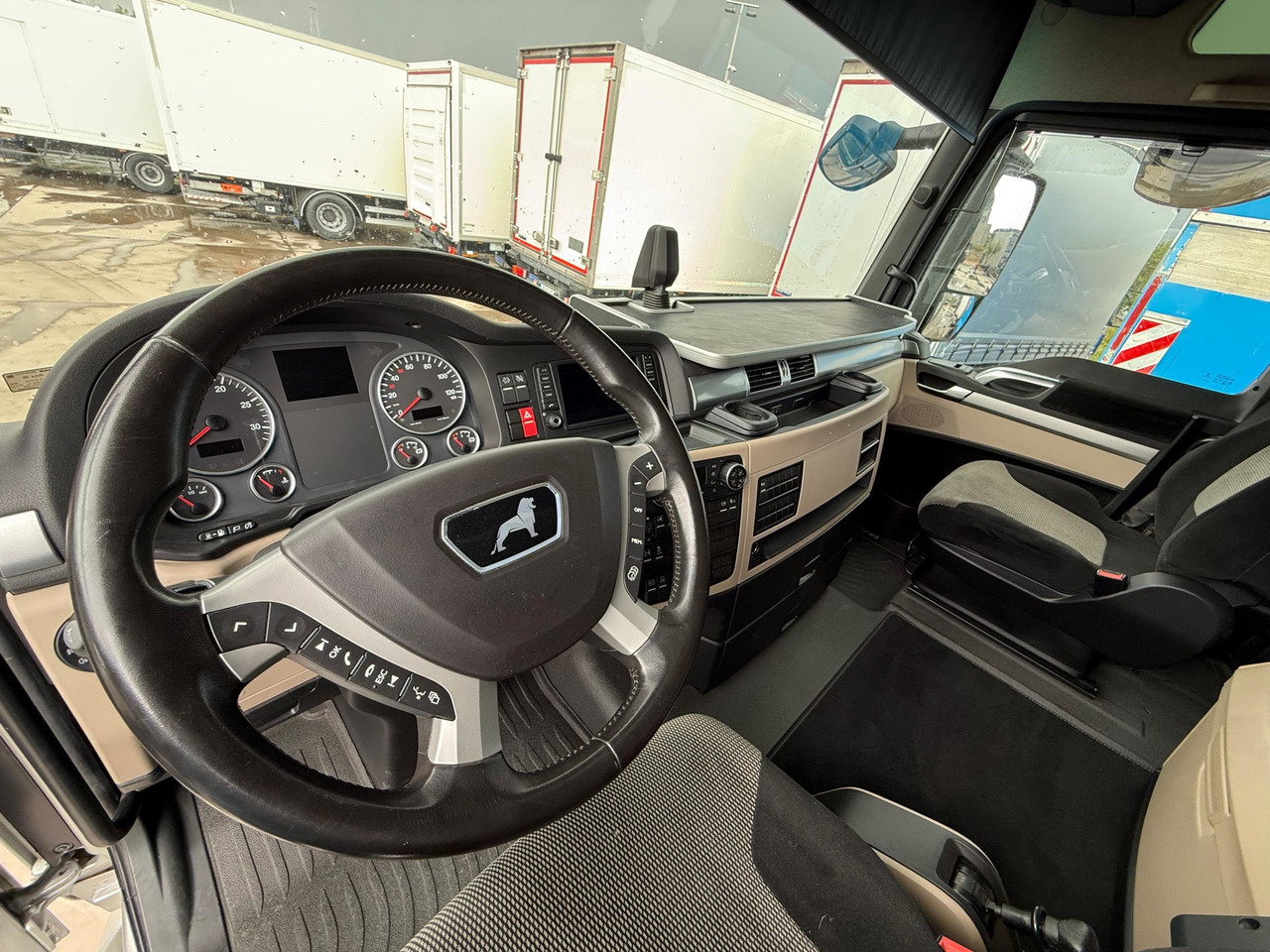 MAN 18.430 LL TGX E6 (Tauliner) - Plachtový nákladní auto: obrázek 5 MAN 18.430 LL TGX E6 (Tauliner) - Plachtový nákladní auto: obrázek 5