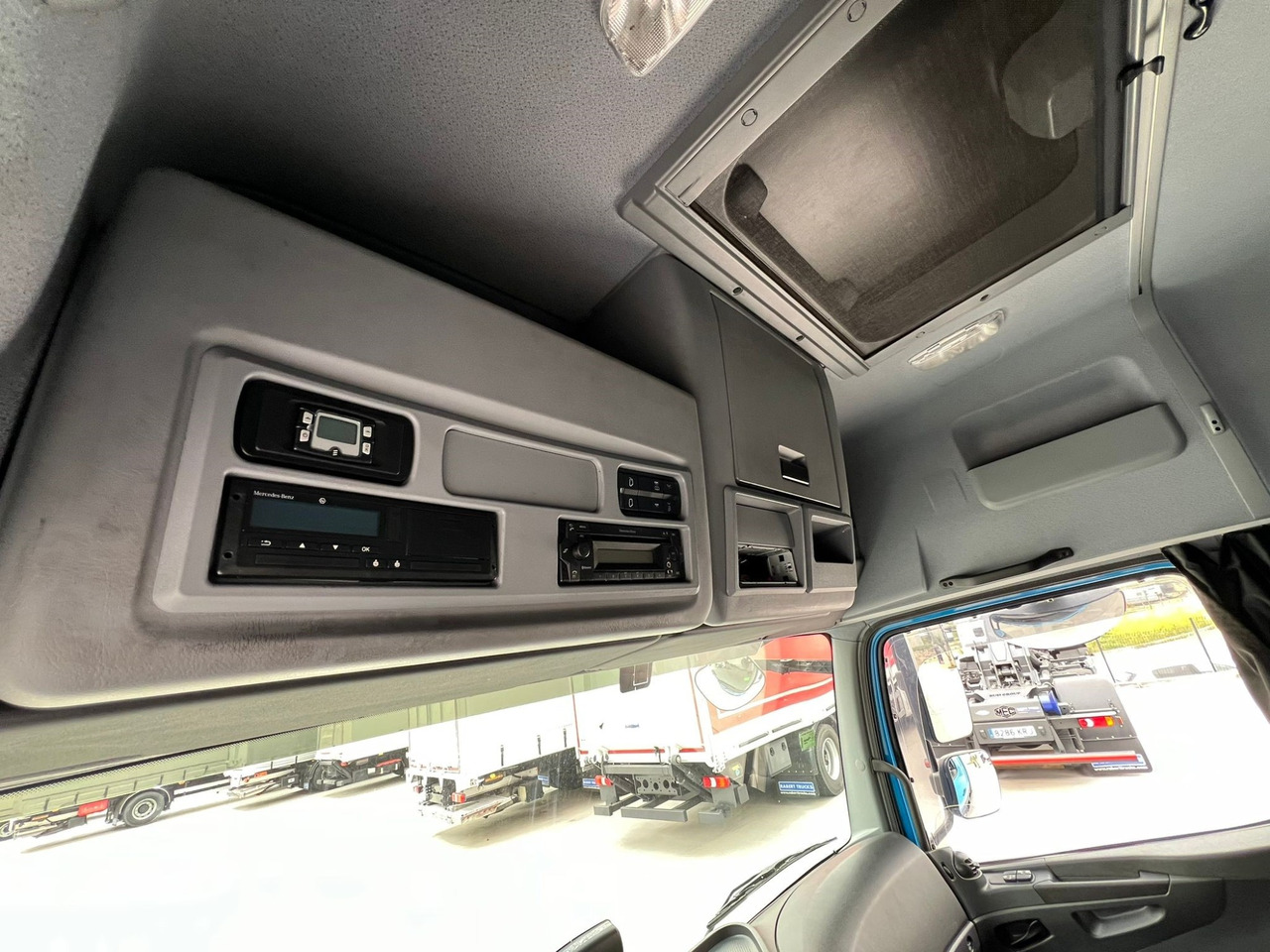 Plachtový nákladní auto MERCEDES BENZ 13.30L Atego E6 (Tauliner): obrázek 7