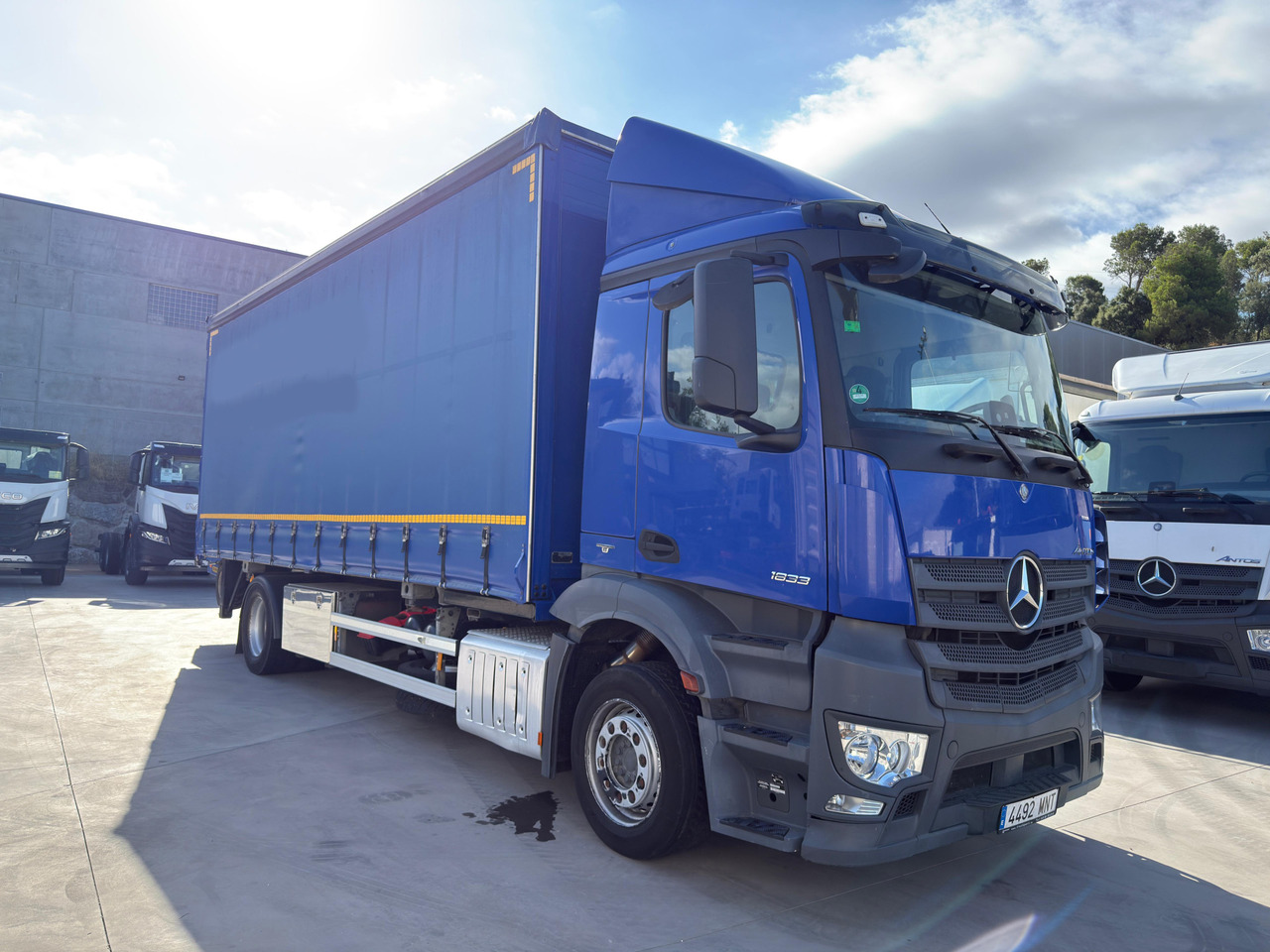 MERCEDES BENZ 18.33 Antos E6 (Self-portable) - Plachtový nákladní auto: obrázek 2 MERCEDES BENZ 18.33 Antos E6 (Self-portable) - Plachtový nákladní auto: obrázek 2