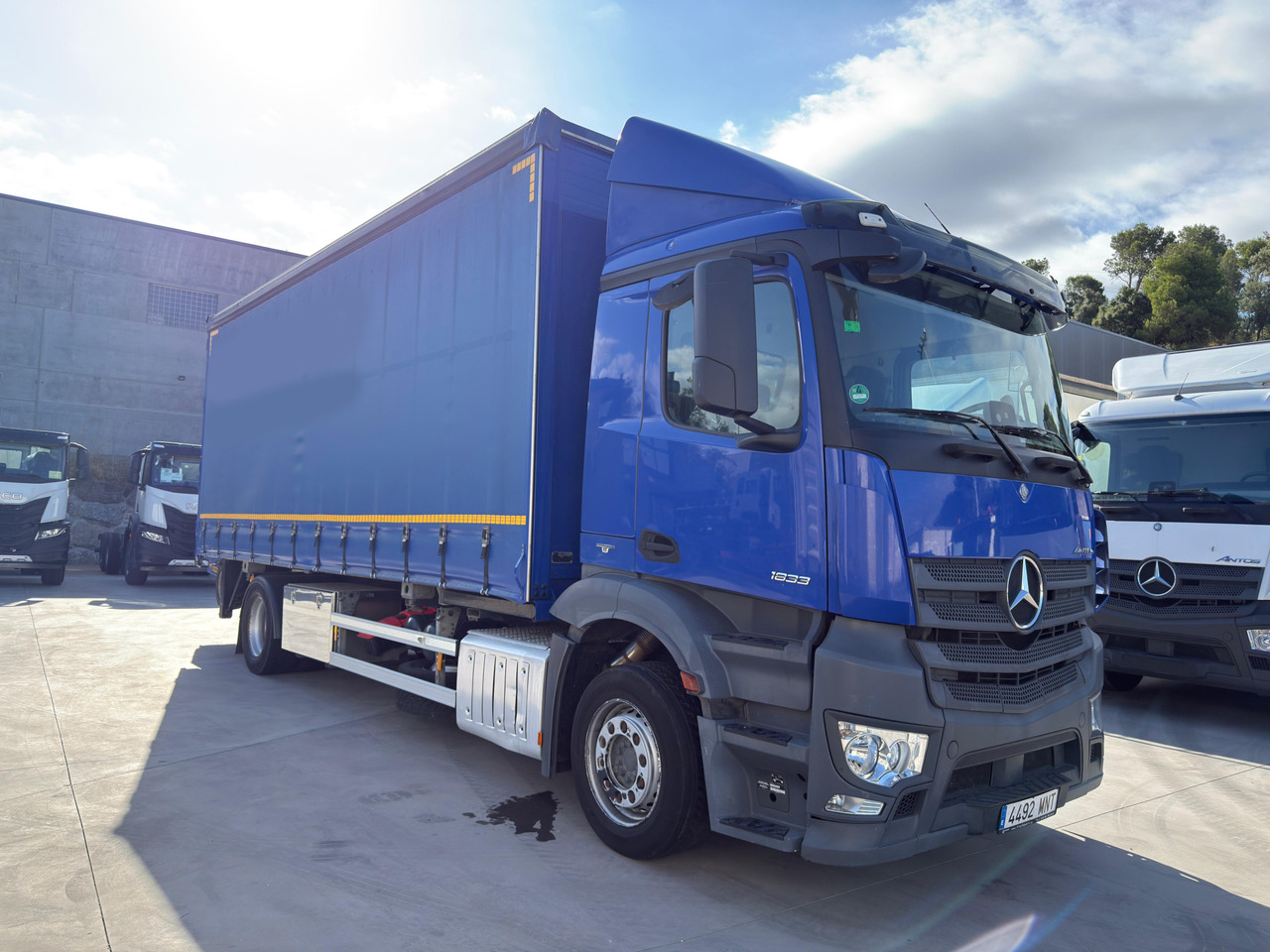 MERCEDES BENZ 18.33 Antos E6 (Self-portable) - Plachtový nákladní auto: obrázek 2 MERCEDES BENZ 18.33 Antos E6 (Self-portable) - Plachtový nákladní auto: obrázek 2