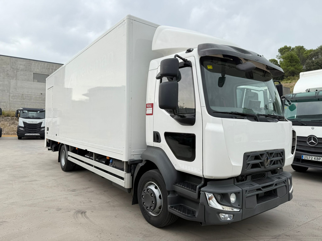 RENAULT D E6 (VAN) - Skříňový nákladní auto: obrázek 2 RENAULT D E6 (VAN) - Skříňový nákladní auto: obrázek 2