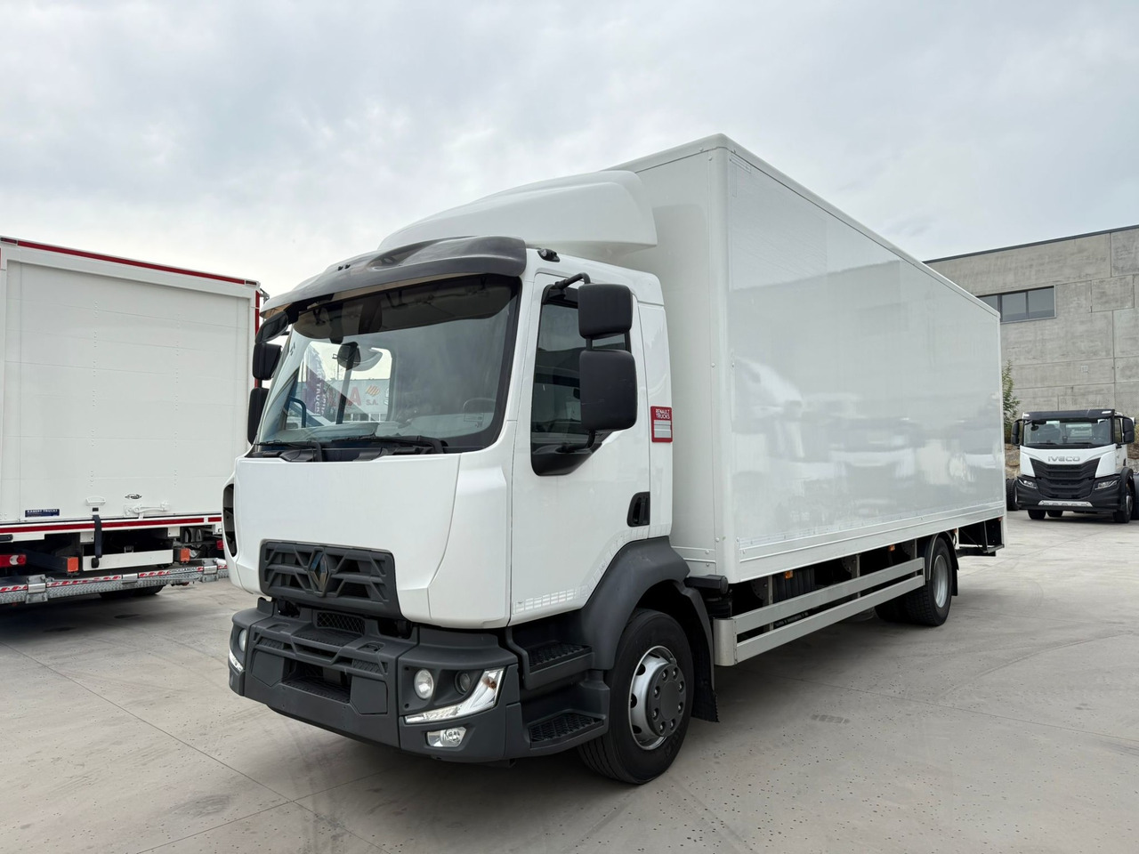 RENAULT D E6 (VAN) - Skříňový nákladní auto: obrázek 1 RENAULT D E6 (VAN) - Skříňový nákladní auto: obrázek 1