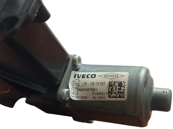 Iveco S-WAY - Stěrač: obrázek 3 Iveco S-WAY - Stěrač: obrázek 3