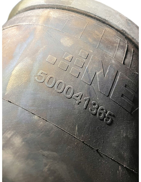 Iveco S-WAY - Vzdušný podvěs: obrázek 3 Iveco S-WAY - Vzdušný podvěs: obrázek 3