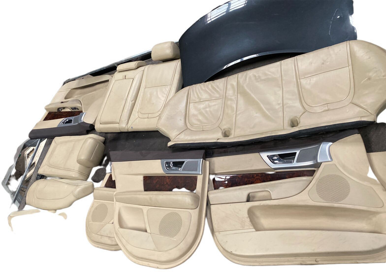 Jaguar XF 250 - Dveře a díly: obrázek 2 Jaguar XF 250 - Dveře a díly: obrázek 2