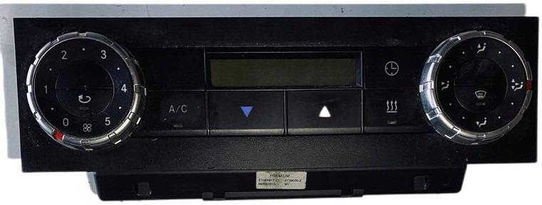 Mercedes-Benz A-S - 6(9) - Palubní deska: obrázek 1 Mercedes-Benz A-S - 6(9) - Palubní deska: obrázek 1