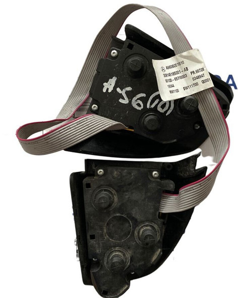 Mercedes-Benz - Palubní deska: obrázek 2 Mercedes-Benz - Palubní deska: obrázek 2