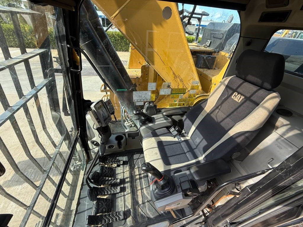 CAT 335 F L CR - Pásové rýpadlo: obrázek 2 CAT 335 F L CR - Pásové rýpadlo: obrázek 2