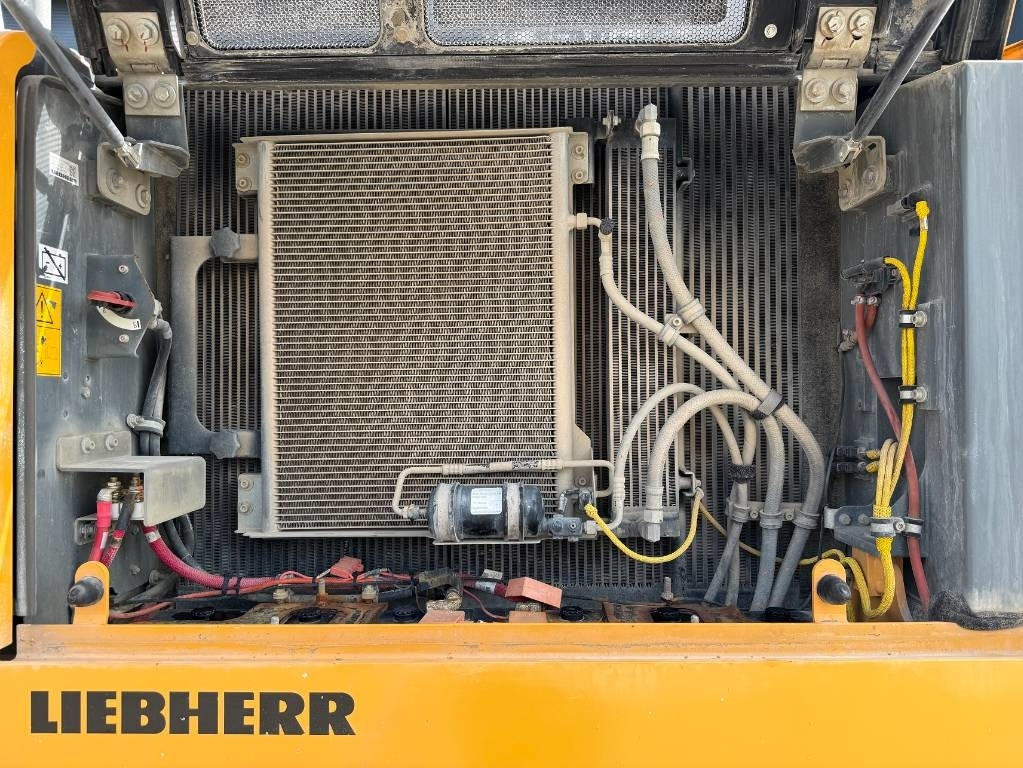 Pásové rýpadlo Liebherr R 922 LC: obrázek 11