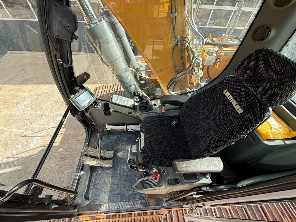 Pásové rýpadlo Liebherr R 922 LC: obrázek 16