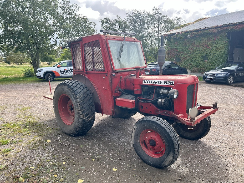 BM VOLVO 320 - Traktor: obrázek 1 BM VOLVO 320 - Traktor: obrázek 1