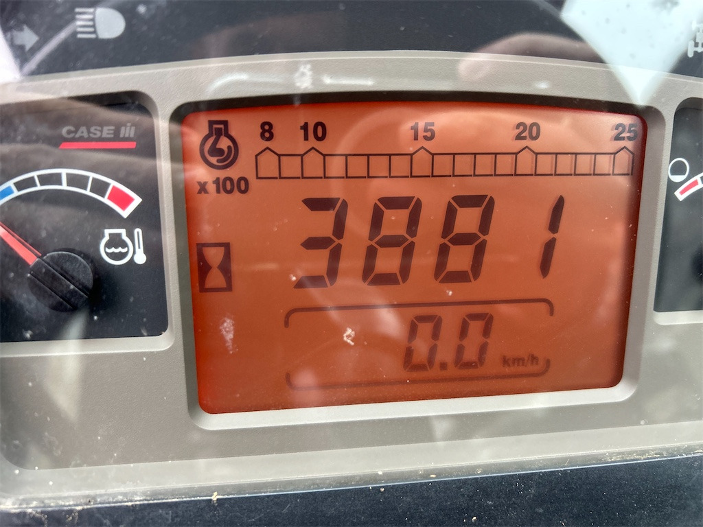 Case IH JX 1075 V (2007) - Traktor: obrázek 5 Case IH JX 1075 V (2007) - Traktor: obrázek 5