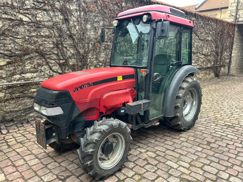 Case IH JX 1075 V (2007) - Traktor: obrázek 1 Case IH JX 1075 V (2007) - Traktor: obrázek 1