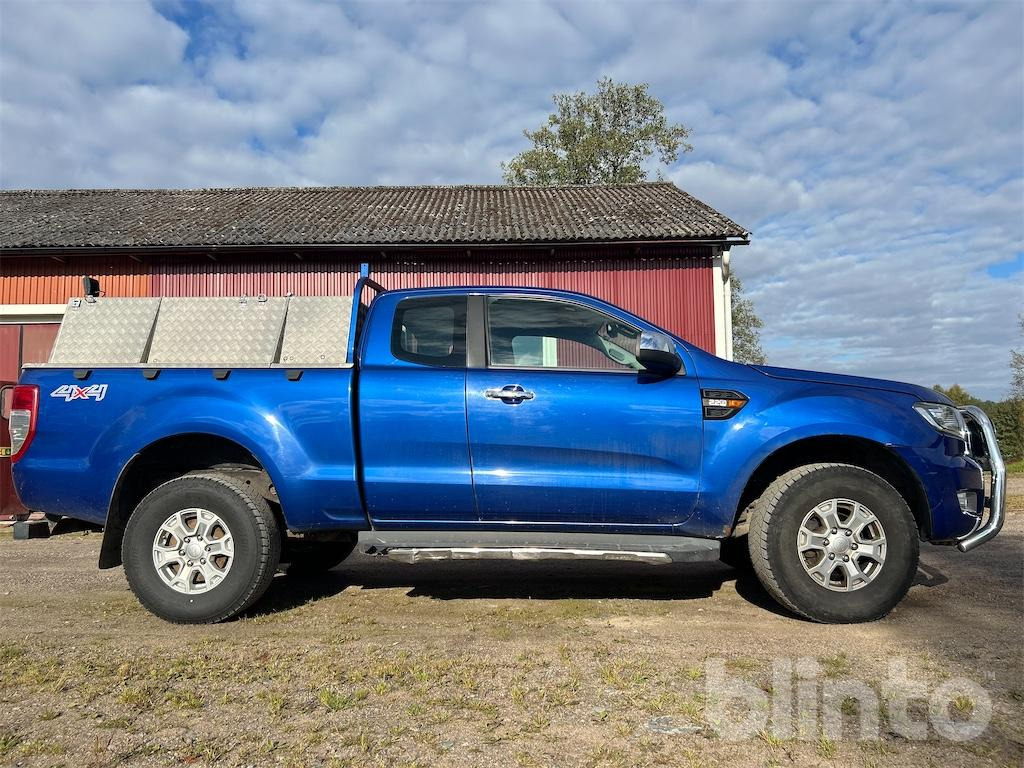 Ford Ranger SuperCab 2.2 TDCi 4x4 Manuell - Pick-up: obrázek 4 Ford Ranger SuperCab 2.2 TDCi 4x4 Manuell - Pick-up: obrázek 4