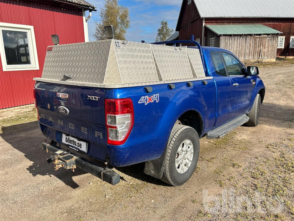 Ford Ranger SuperCab 2.2 TDCi 4x4 Manuell - Pick-up: obrázek 5 Ford Ranger SuperCab 2.2 TDCi 4x4 Manuell - Pick-up: obrázek 5