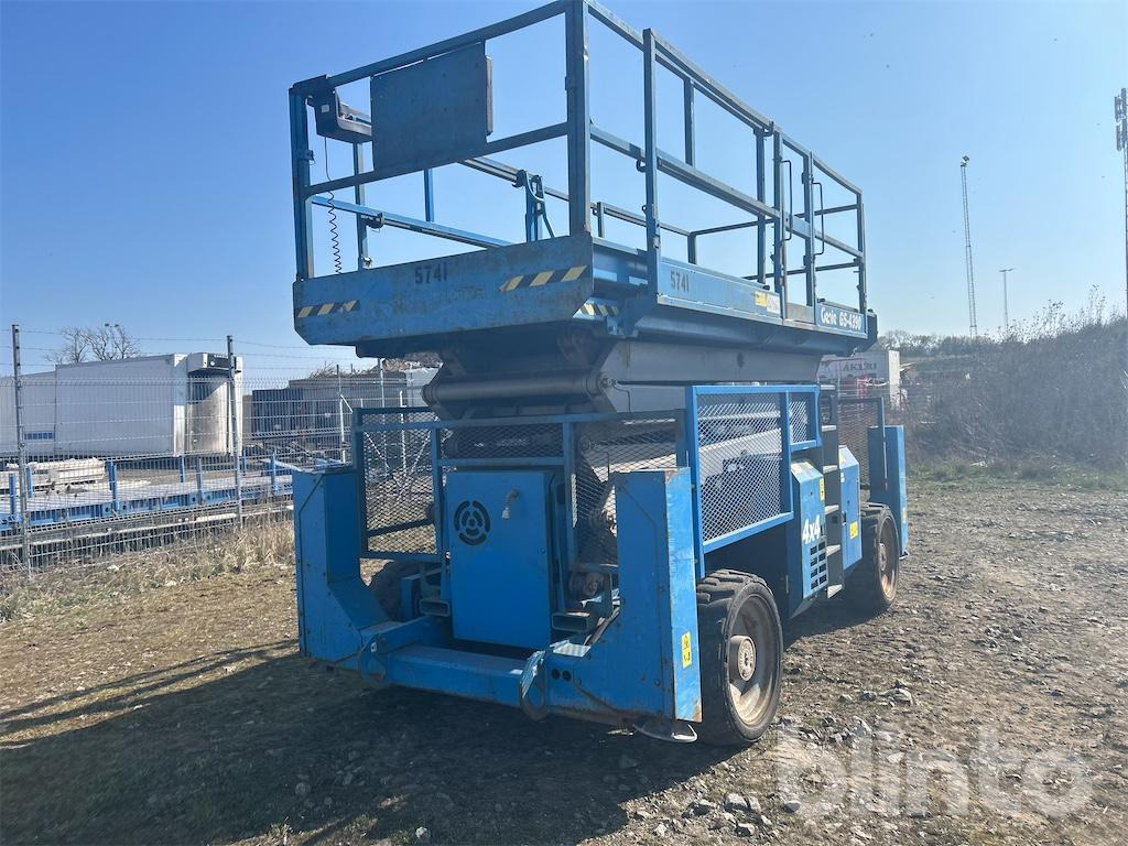 Genie GS -4390 4x4 - Nůžková plošina: obrázek 4 Genie GS -4390 4x4 - Nůžková plošina: obrázek 4