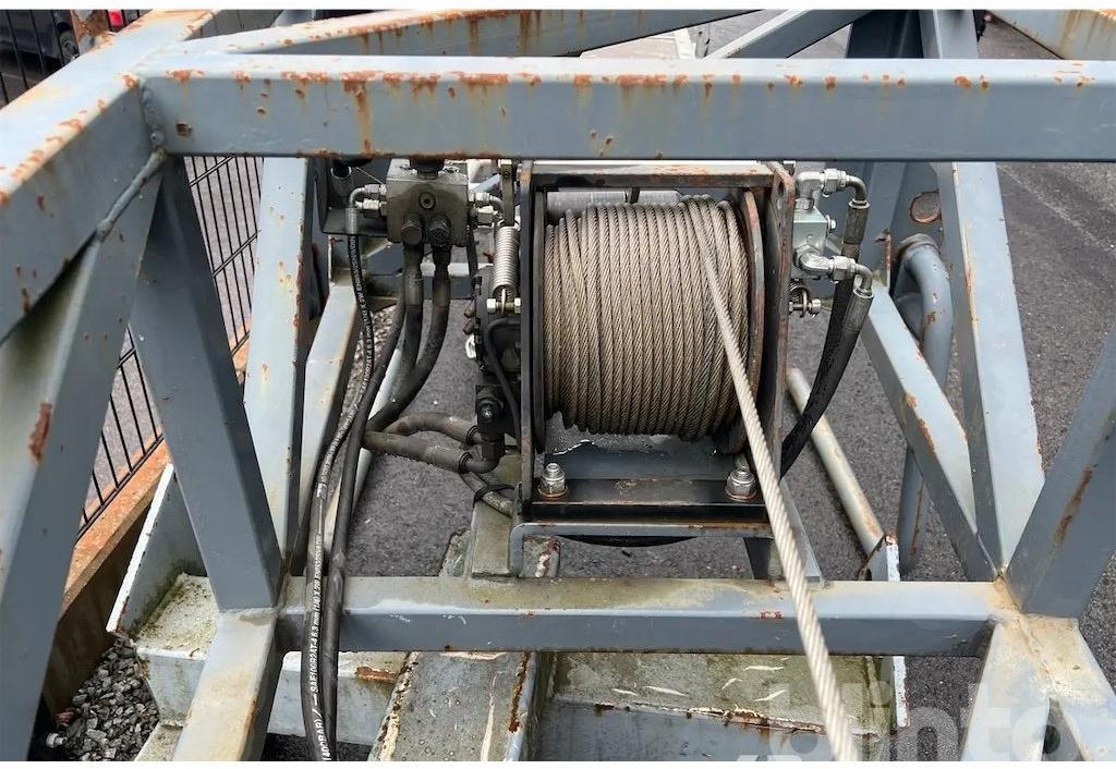 Teleskopický manipulátor Genie GTH 4017 SX: obrázek 38