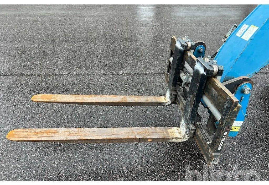 Teleskopický manipulátor Genie GTH 4017 SX: obrázek 13