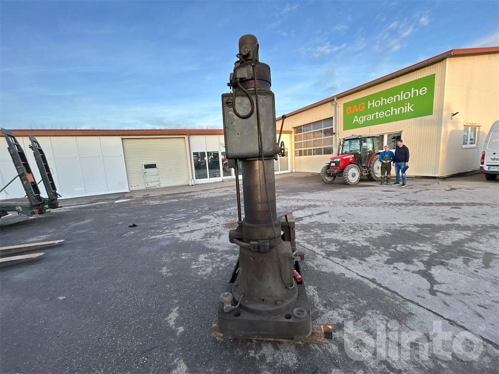 Girards - Obráběcí stroj: obrázek 5 Girards - Obráběcí stroj: obrázek 5