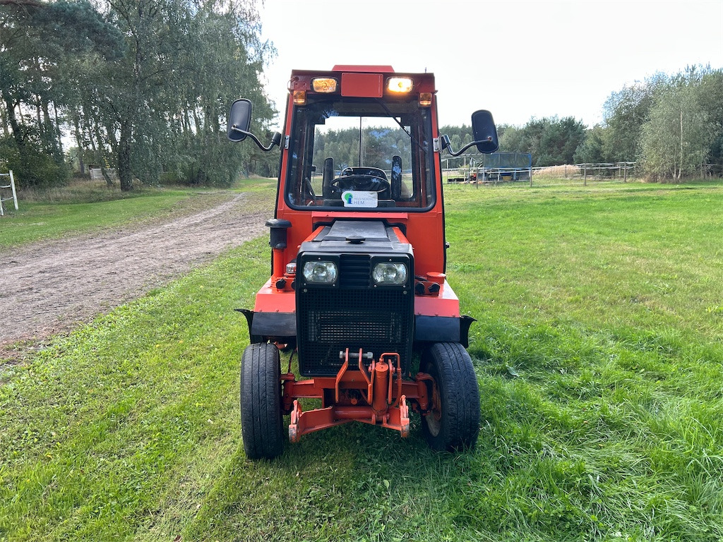 HOLDER P70C-460 - Komunální traktor: obrázek 2 HOLDER P70C-460 - Komunální traktor: obrázek 2