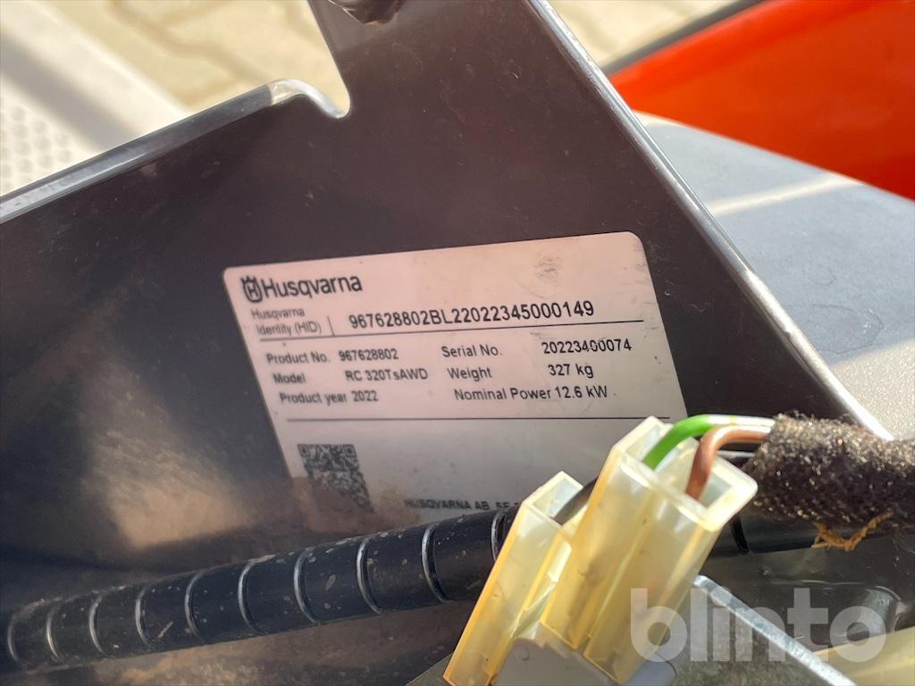 HUSQVARNA RC 320 TS AWD - Sekačka na trávu: obrázek 5 HUSQVARNA RC 320 TS AWD - Sekačka na trávu: obrázek 5