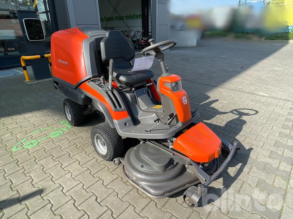 HUSQVARNA RC 320 TS AWD - Sekačka na trávu: obrázek 2 HUSQVARNA RC 320 TS AWD - Sekačka na trávu: obrázek 2