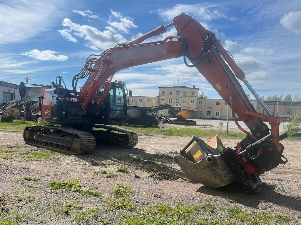 Hitachi ZX225USLC-7 - Pásové rýpadlo: obrázek 5 Hitachi ZX225USLC-7 - Pásové rýpadlo: obrázek 5
