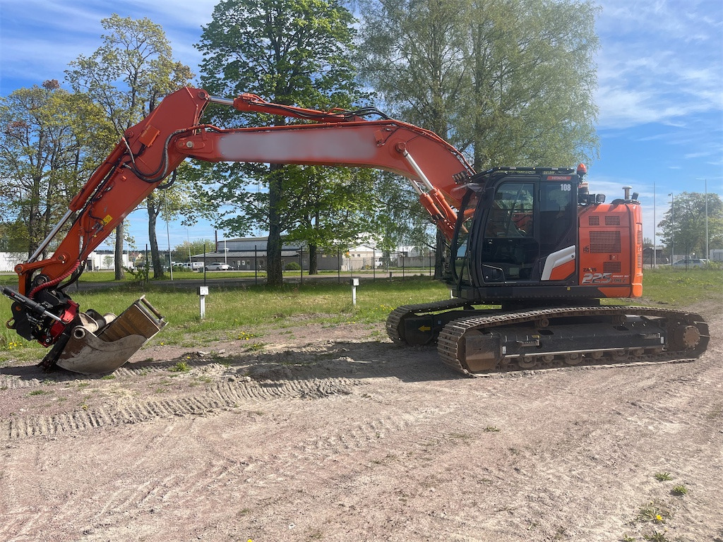 Hitachi ZX225USLC-7 - Pásové rýpadlo: obrázek 1 Hitachi ZX225USLC-7 - Pásové rýpadlo: obrázek 1