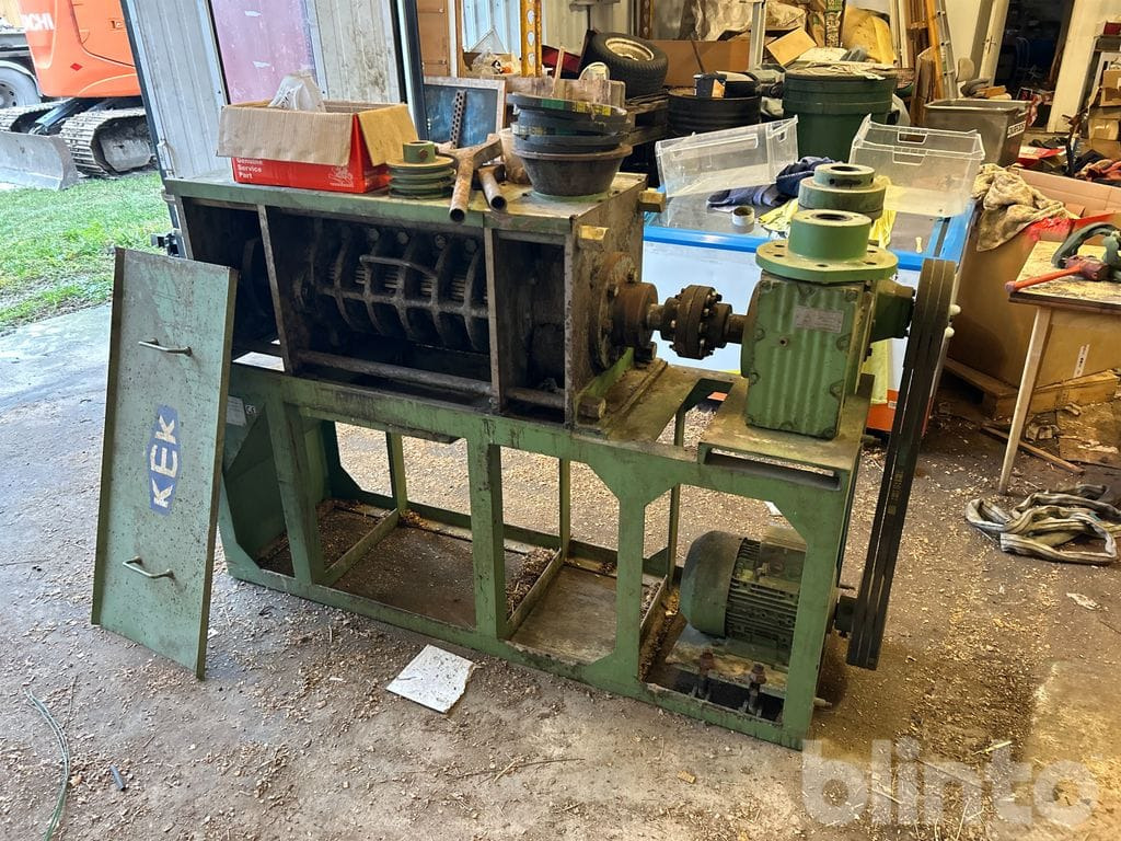 Keller 101 - Stroj po sklizni: obrázek 1 Keller 101 - Stroj po sklizni: obrázek 1