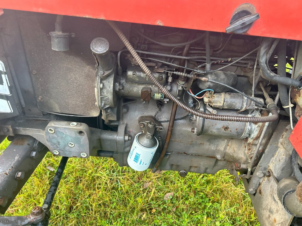 MASSEY FERGUSON MF 675 2 - Traktor: obrázek 5 MASSEY FERGUSON MF 675 2 - Traktor: obrázek 5