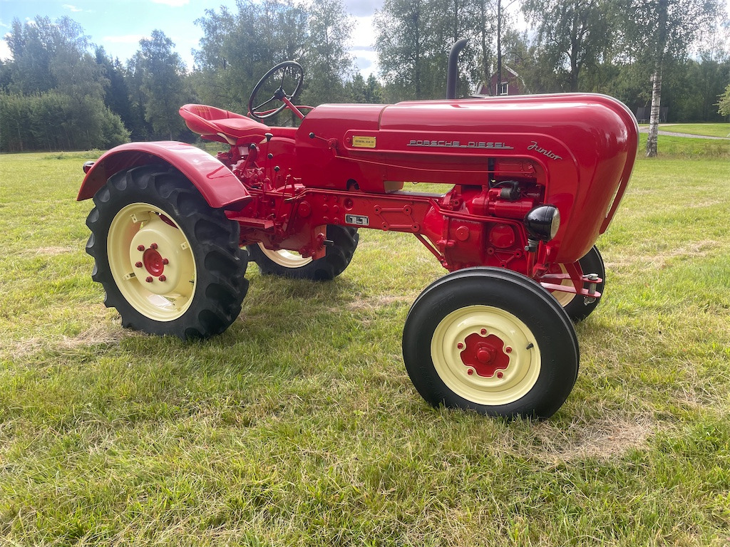 PORSCHE JUNIOR - Traktor: obrázek 2 PORSCHE JUNIOR - Traktor: obrázek 2