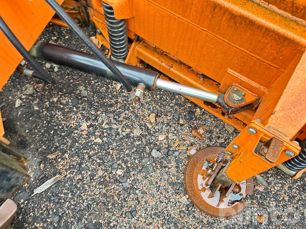 PUV-2600 - Sněžný pluh: obrázek 3 PUV-2600 - Sněžný pluh: obrázek 3