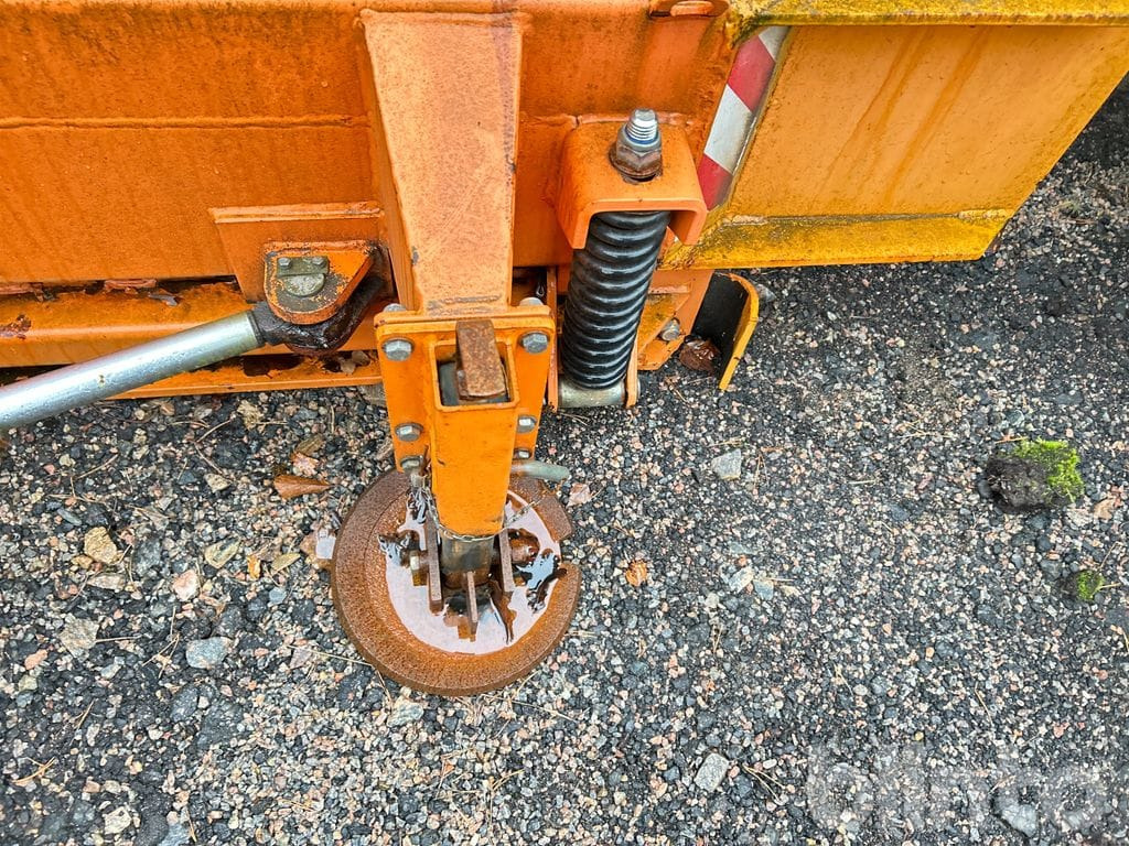 PUV-2600 - Sněžný pluh: obrázek 4 PUV-2600 - Sněžný pluh: obrázek 4