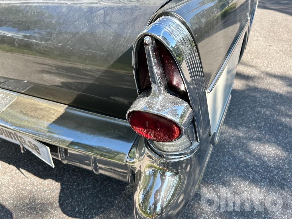 Osobní auto Riviera 6.0 V8 -57: obrázek 36