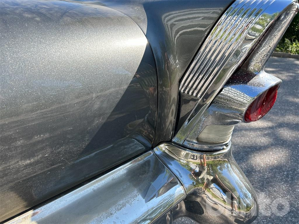 Osobní auto Riviera 6.0 V8 -57: obrázek 38