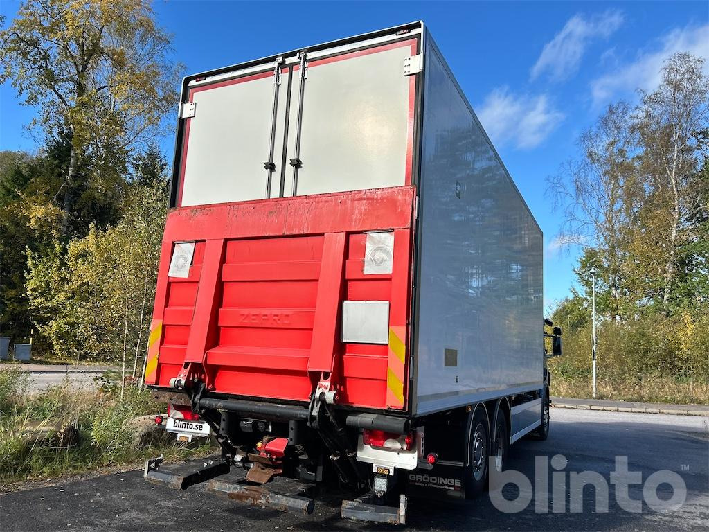 SCANIA P380DB6X2*4MNB - Chladírenský nákladní automobil: obrázek 3 SCANIA P380DB6X2*4MNB - Chladírenský nákladní automobil: obrázek 3