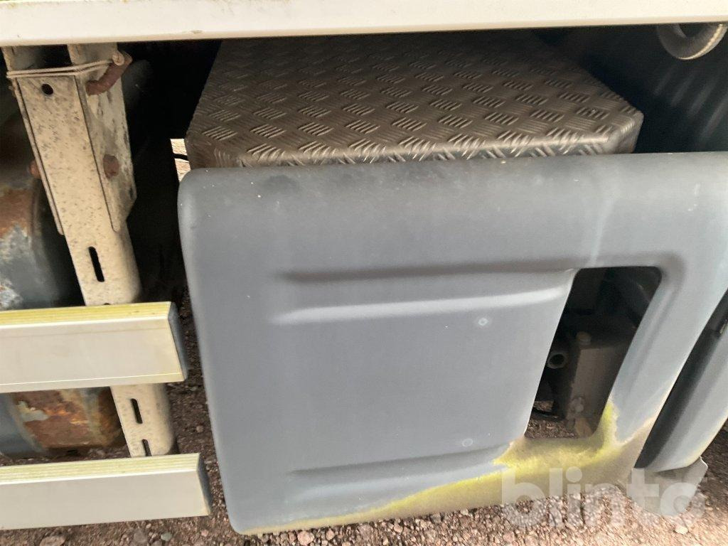 Skříňový nákladní auto SCANIA P94DB4X2LB230: obrázek 35 Skříňový nákladní auto SCANIA P94DB4X2LB230: obrázek 35