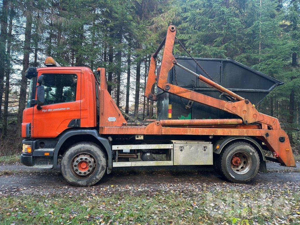 SCANIA P94GB4X2NZ230 - Ramenový nosič kontajnerov: obrázek 5 SCANIA P94GB4X2NZ230 - Ramenový nosič kontajnerov: obrázek 5