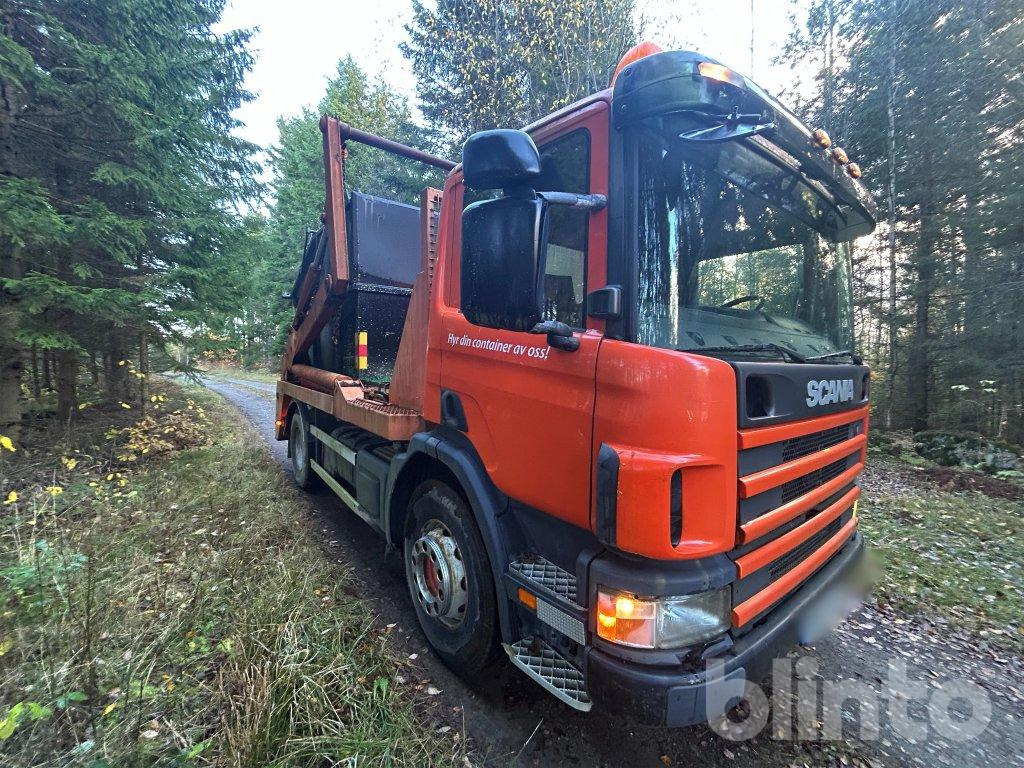 SCANIA P94GB4X2NZ230 - Ramenový nosič kontajnerov: obrázek 4 SCANIA P94GB4X2NZ230 - Ramenový nosič kontajnerov: obrázek 4